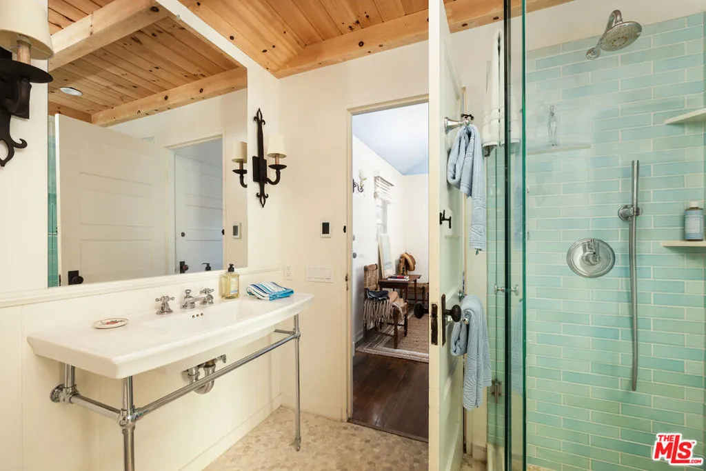 Santa Barbara, California 93108, United States, 3 Bedrooms Bedrooms, ,3 BathroomsBathrooms,Residential,Active,197176