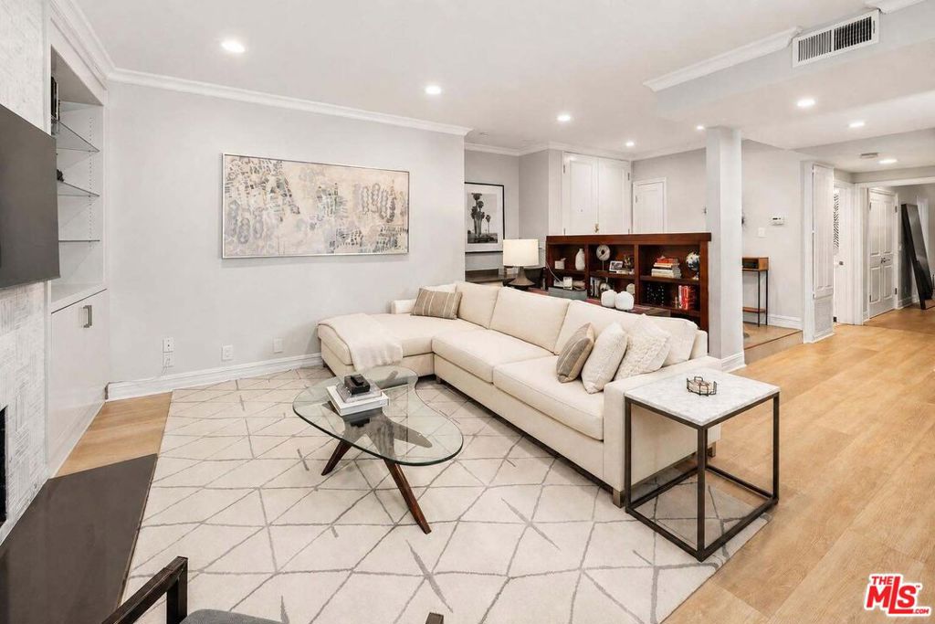 412 Arnaz Drive 7