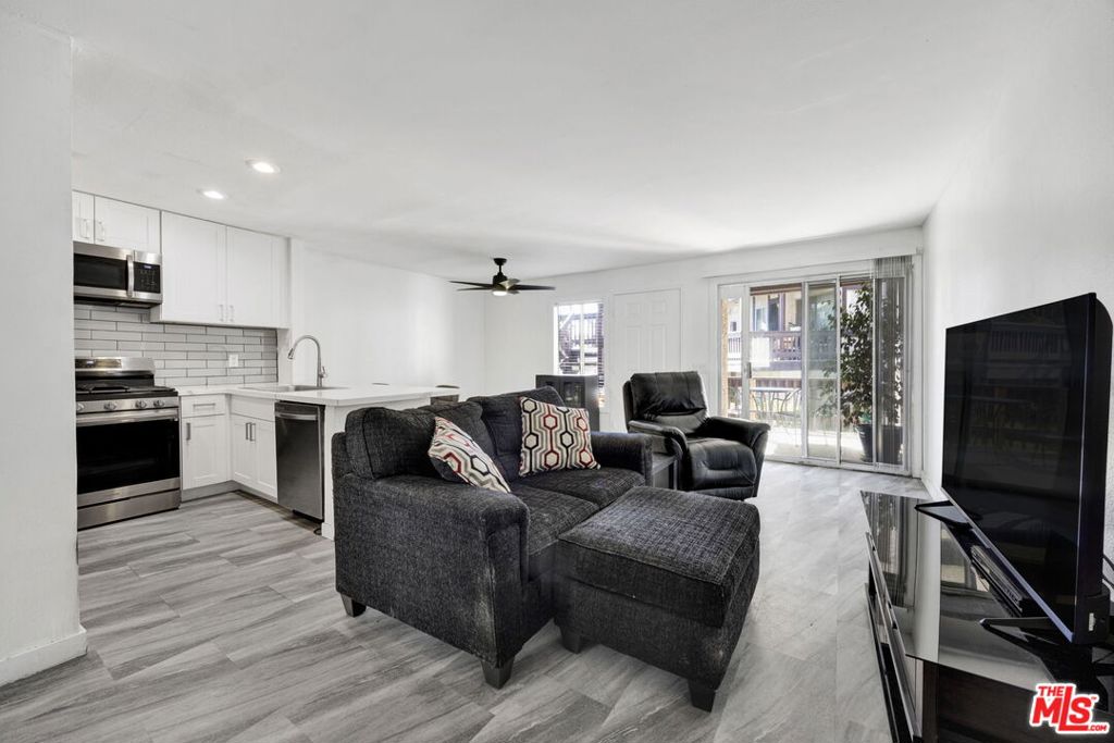 12330 Osborne Street 77