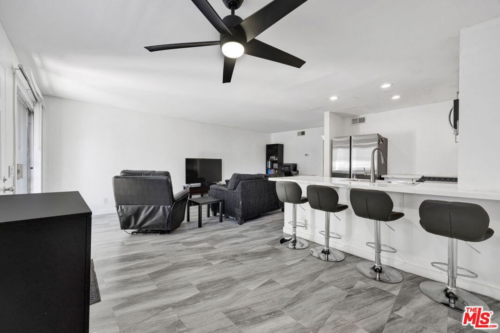 12330 Osborne Street 77