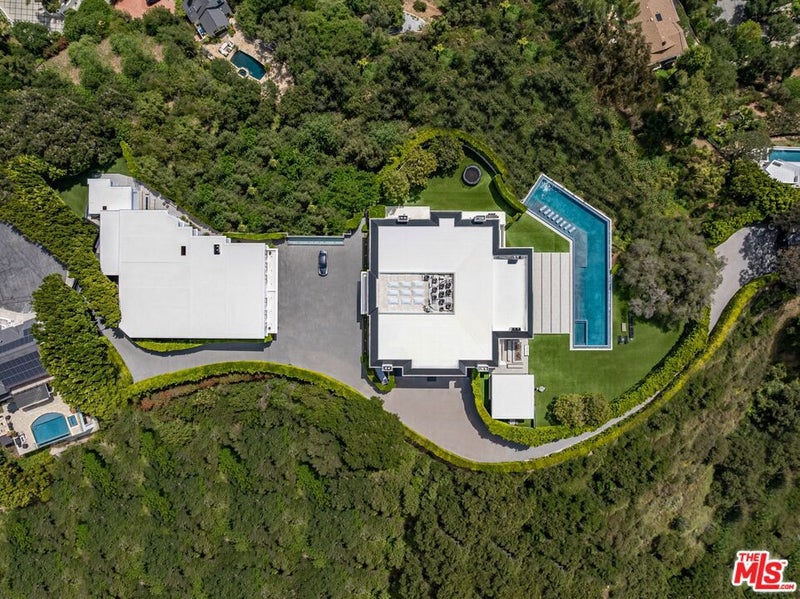 2571 Wallingford Drive