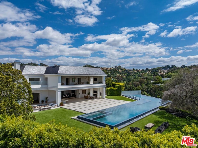 2571 Wallingford Drive
