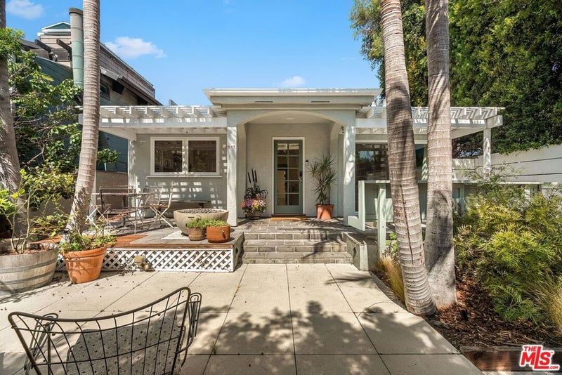 845 Amoroso Place