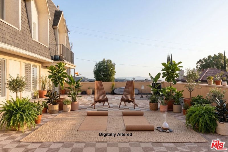 2385 Roscomare Road E17