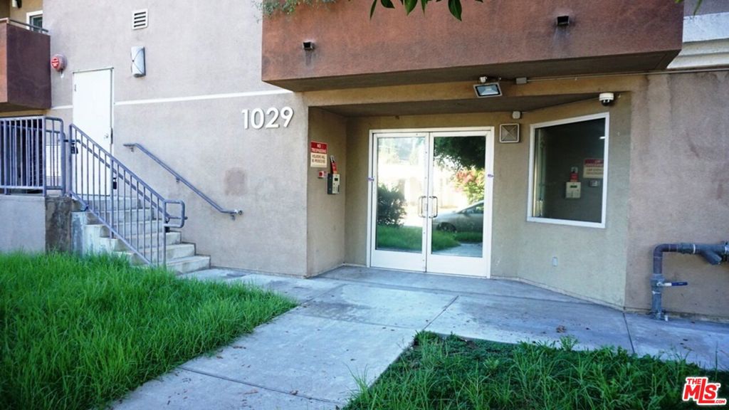 1029 S Hobart Boulevard 202