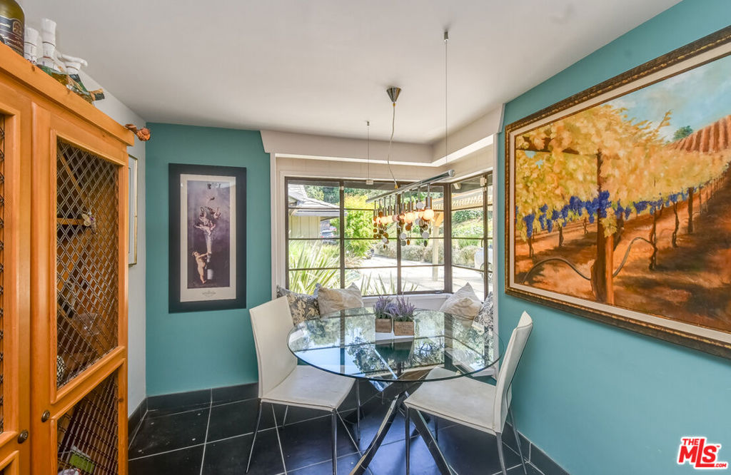 3540 WILLOWCREST Avenue