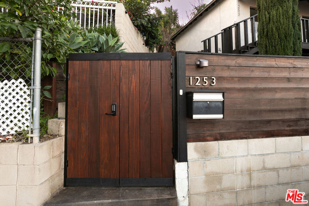 1253 N Ditman Avenue