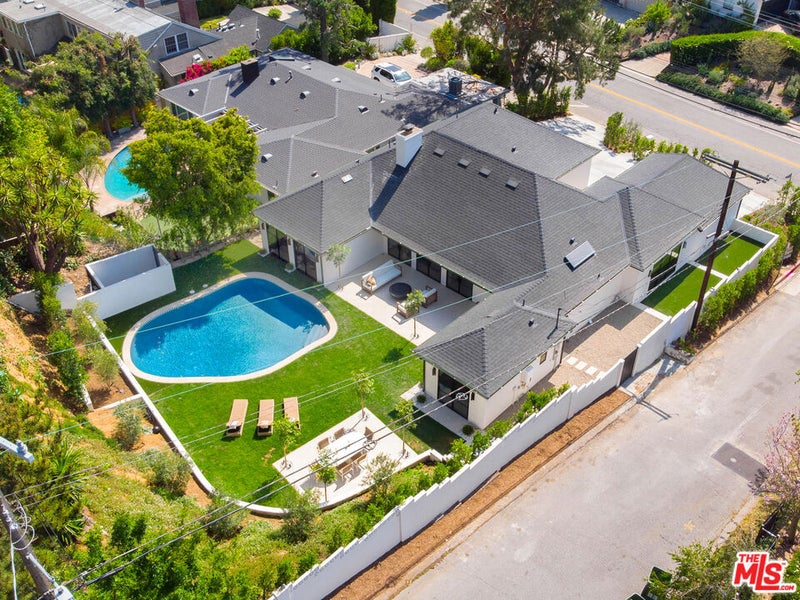 2288 Coldwater Canyon Drive