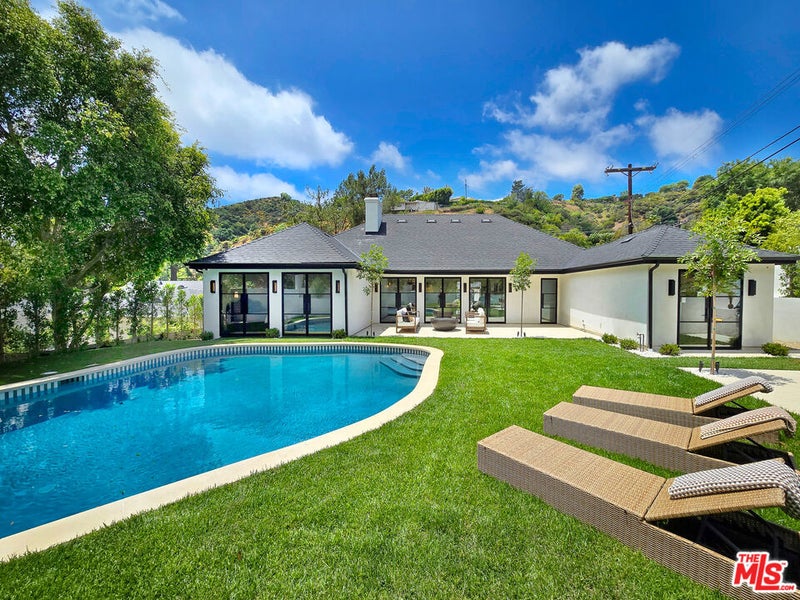 2288 Coldwater Canyon Drive