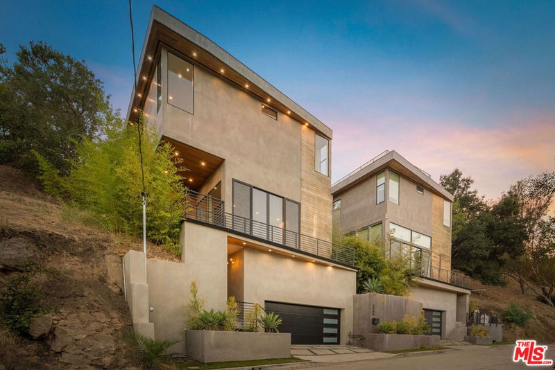 3949 N Glenalbyn Drive