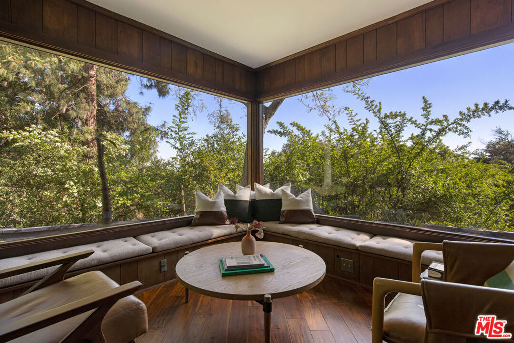 Properties 4 2235 Villa Heights Road