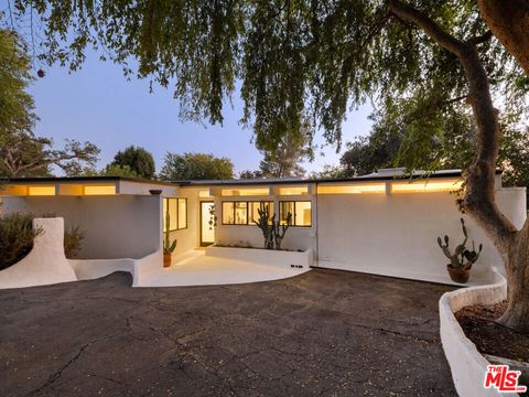 176 Jaxine Drive Altadena CA 91001