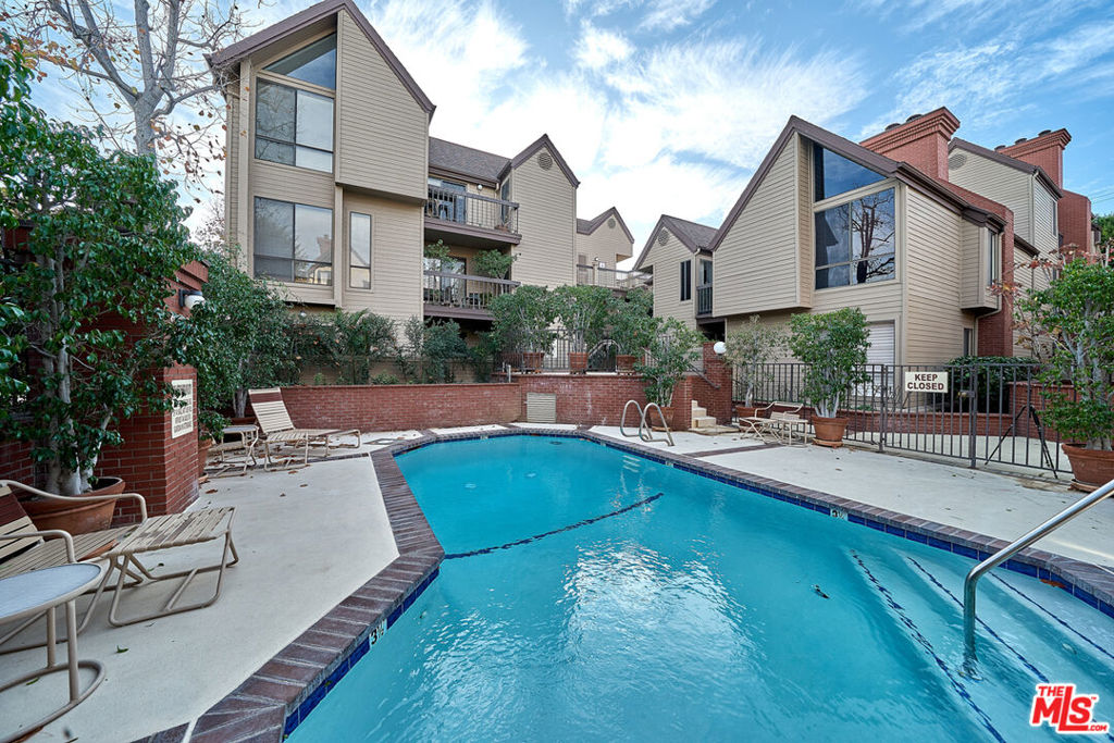 835 S Lucerne Boulevard 205