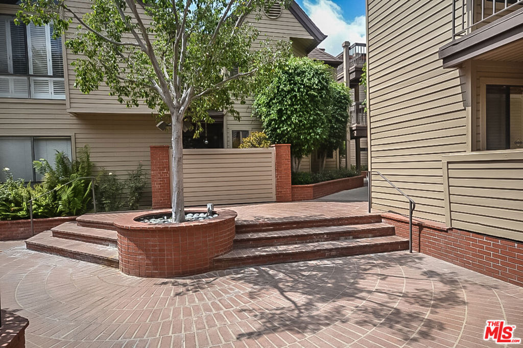 835 S Lucerne Boulevard 205