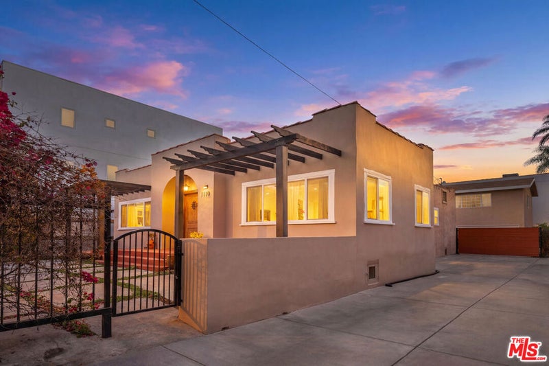 1110 Queen Anne Place
