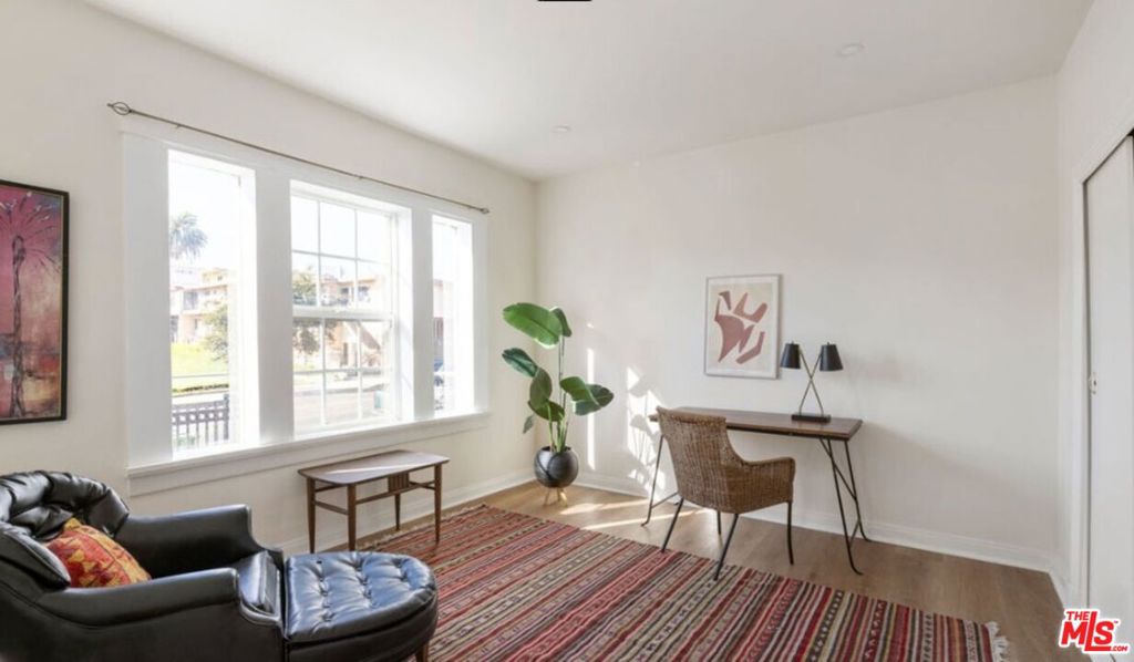 1222 N Virgil Avenue