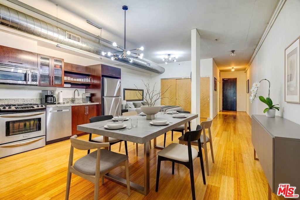 1111 S Grand Avenue 706