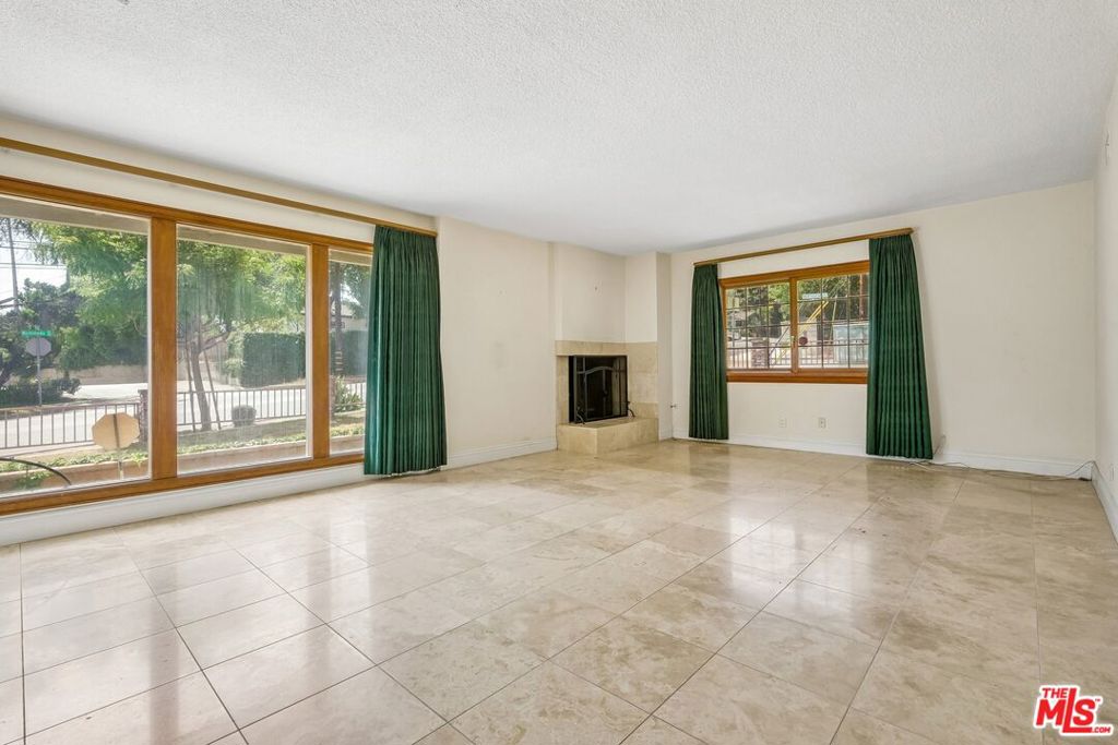 700 W Highland Avenue