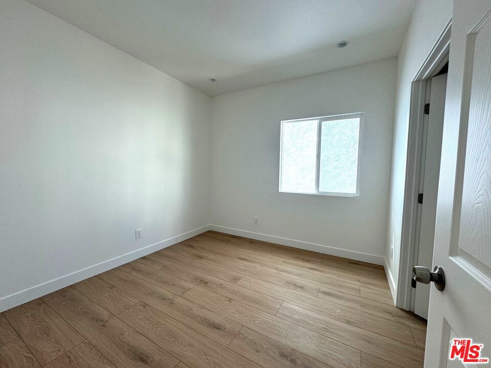 1220 W 25th Street