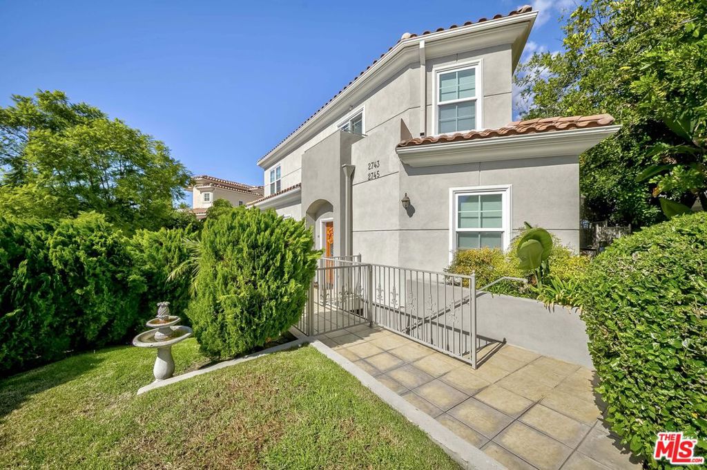 2743 Montrose Avenue 110