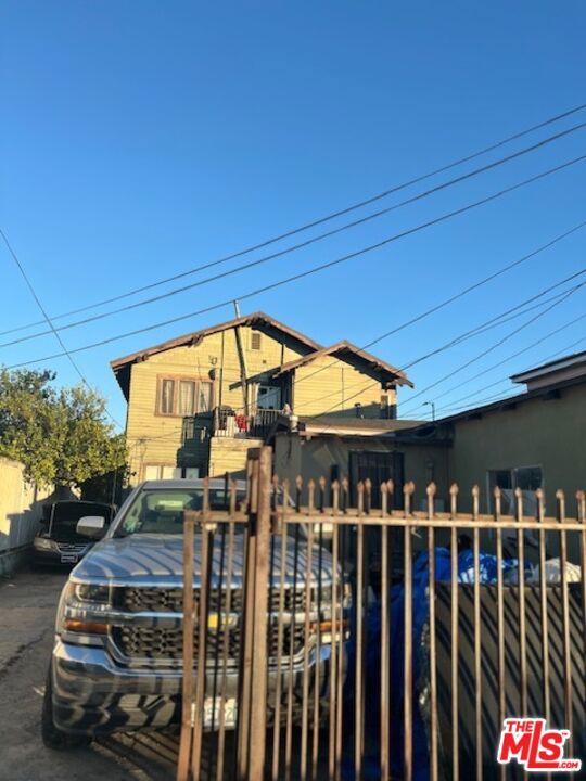 4911 S Normandie Avenue