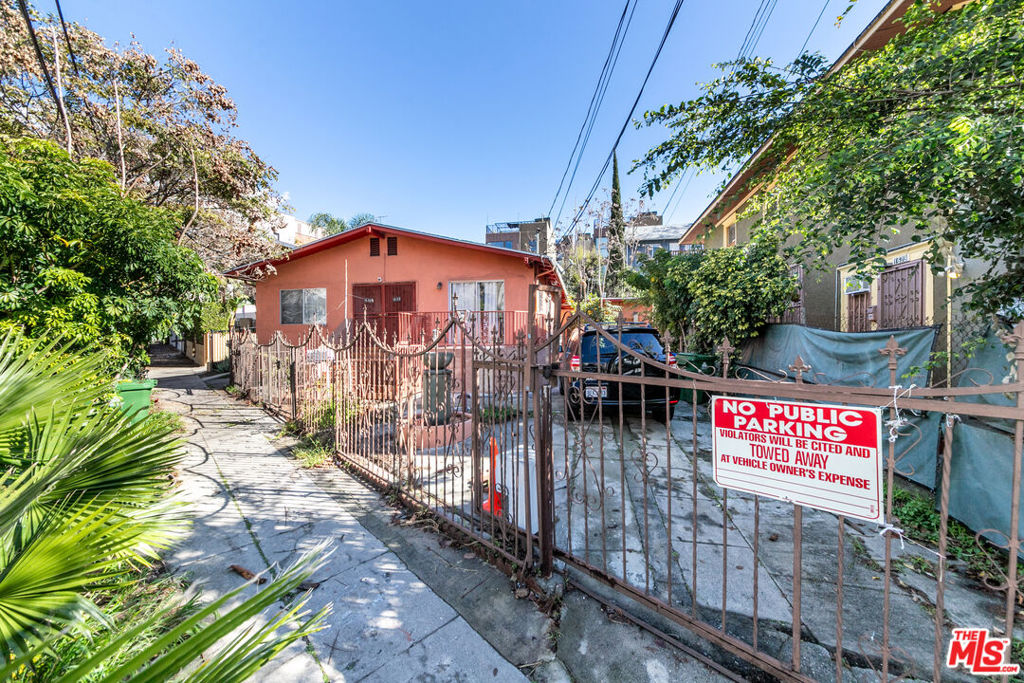 1632 Echo Park Avenue