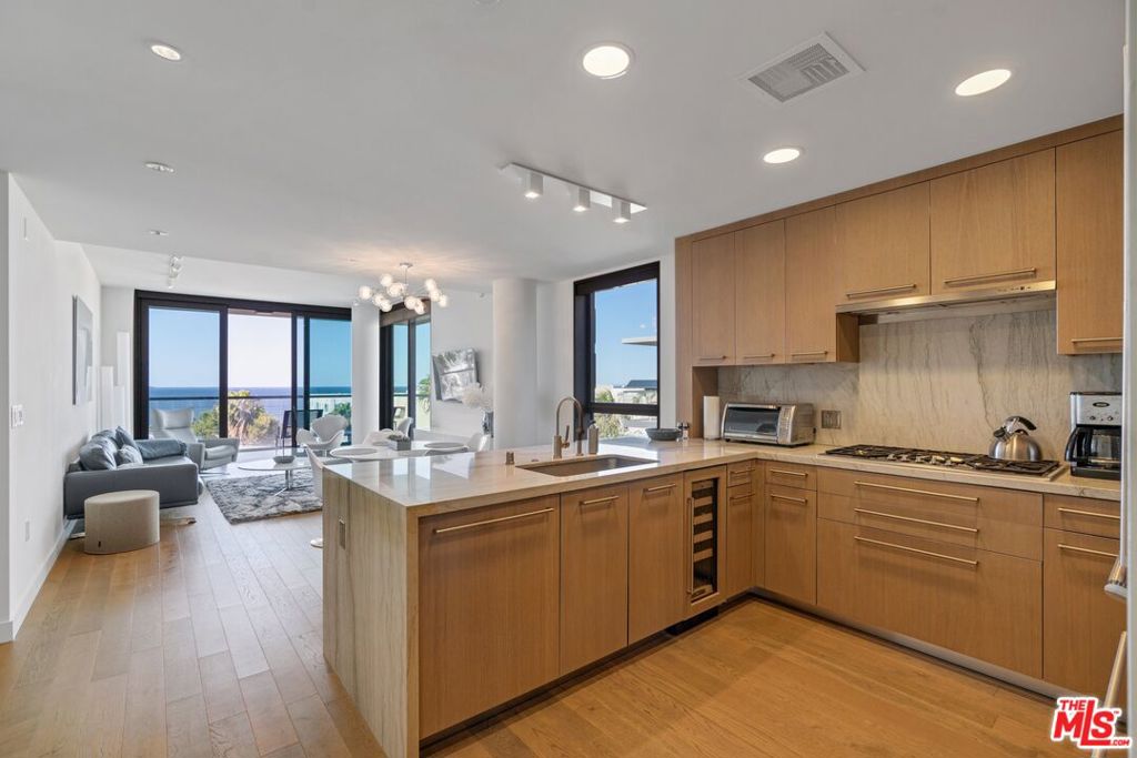 Properties 4 1755 Ocean Avenue 810