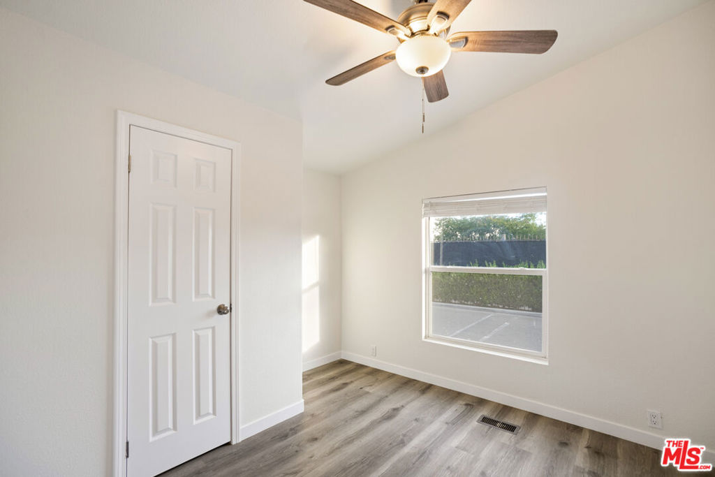 8250 Lankershim Boulevard 33