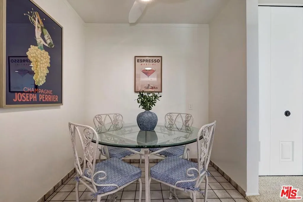 Los Angeles, California 90049, United States, 2 Bedrooms Bedrooms, ,2 BathroomsBathrooms,Residential,Active,146135