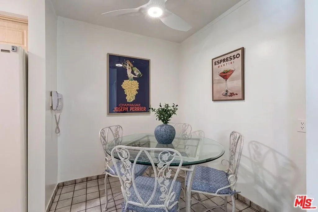 Los Angeles, California 90049, United States, 2 Bedrooms Bedrooms, ,2 BathroomsBathrooms,Residential,Active,146135