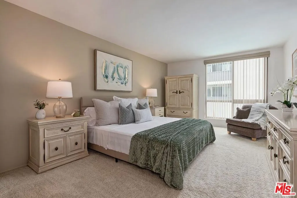 Los Angeles, California 90049, United States, 2 Bedrooms Bedrooms, ,2 BathroomsBathrooms,Residential,Active,146135