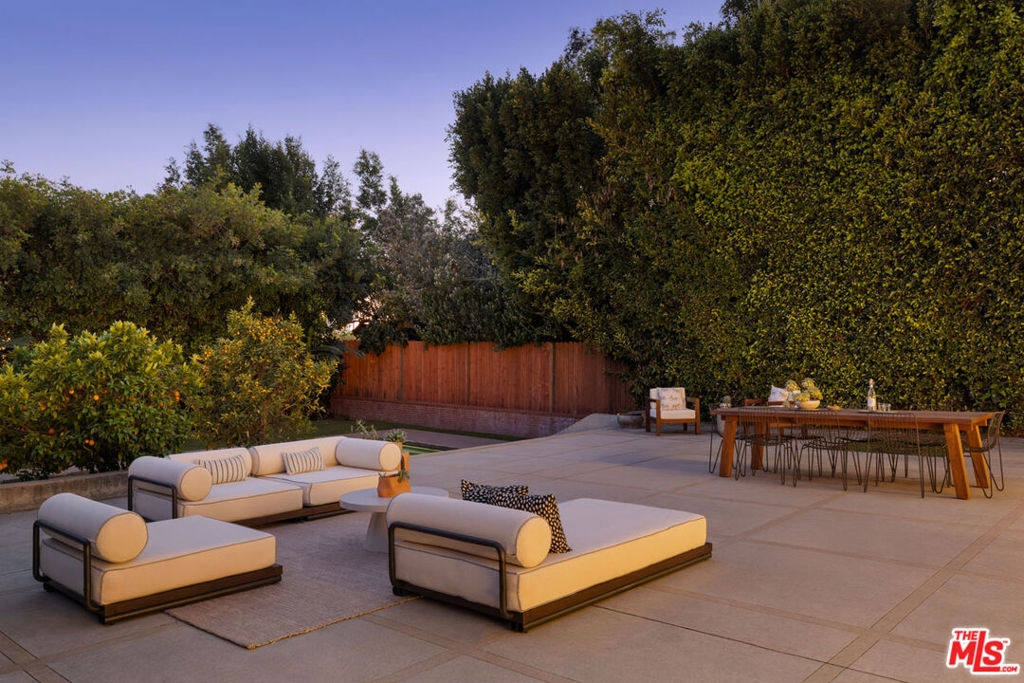 4426 Cromwell Avenue