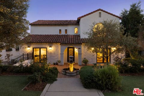 4426 Cromwell Avenue Los Angeles CA 90027