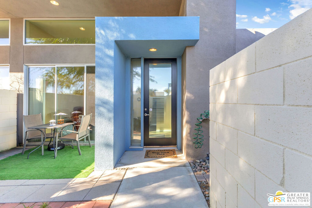 3627 Quiet Side Street