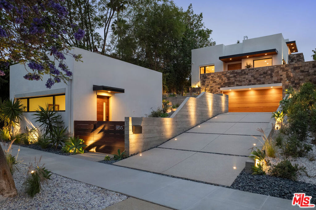 Properties 1 955 Micheltorena Street