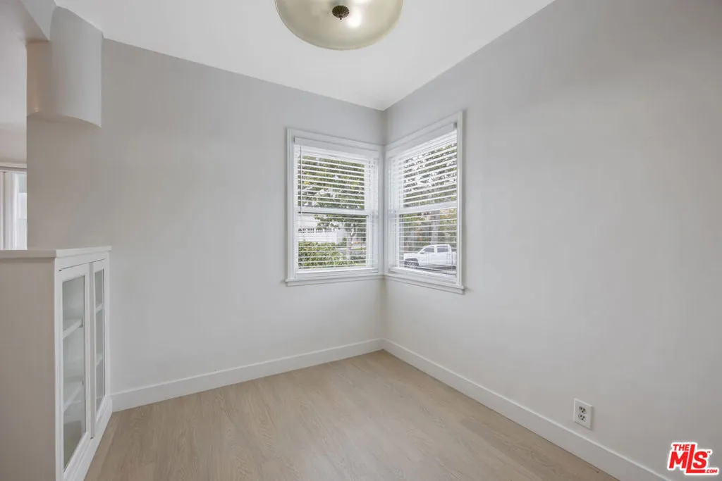 Los Angeles, California 90049, United States, 3 Bedrooms Bedrooms, ,2 BathroomsBathrooms,Residential,Active,239684