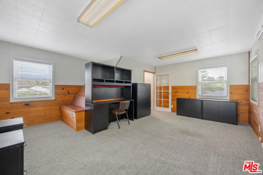 Los Angeles, California 90049, United States, 3 Bedrooms Bedrooms, ,2 BathroomsBathrooms,Residential,Active,239684