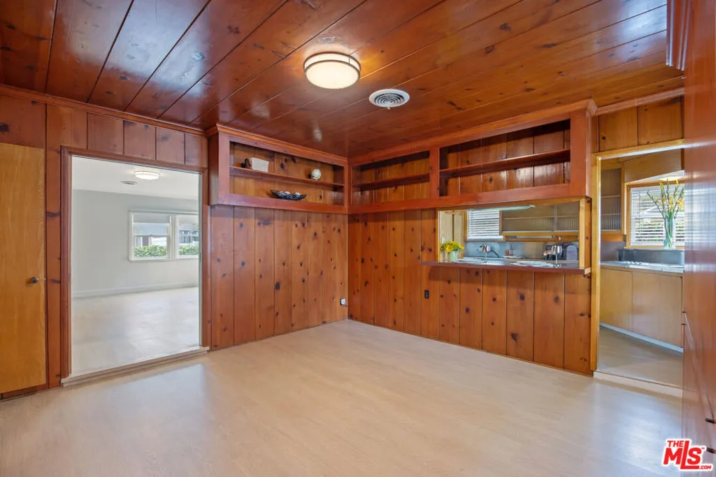 Los Angeles, California 90049, United States, 3 Bedrooms Bedrooms, ,2 BathroomsBathrooms,Residential,Active,239684