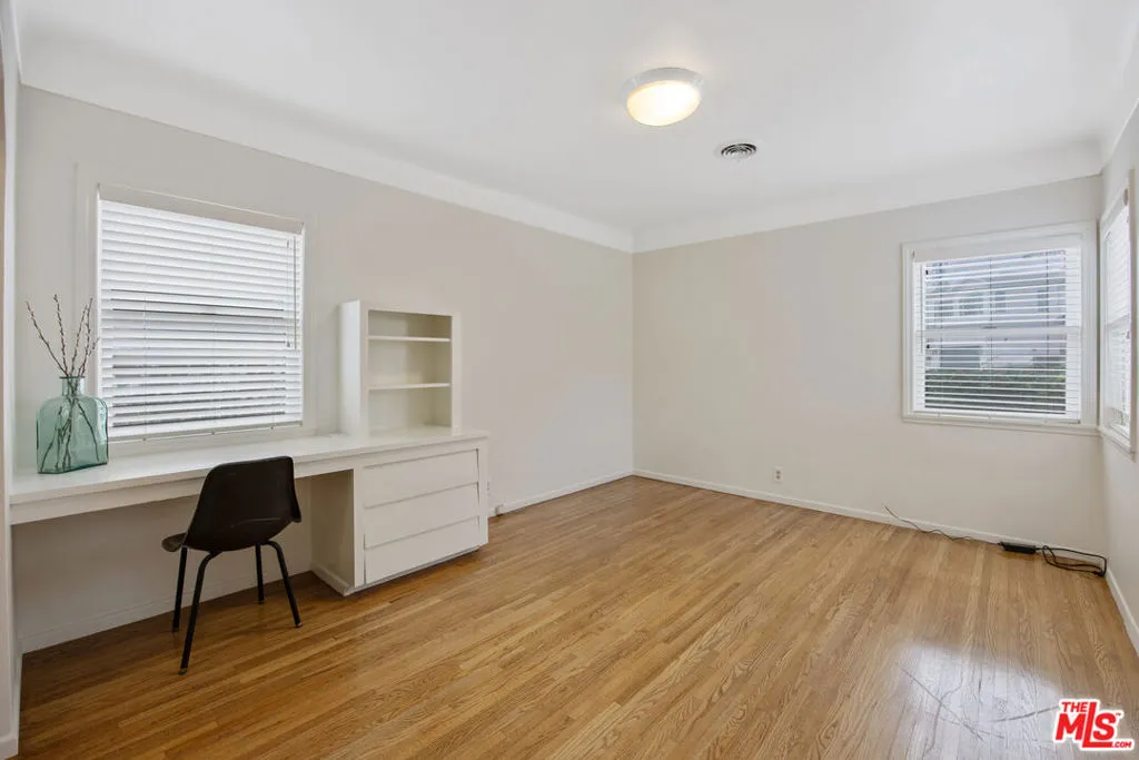 Los Angeles, California 90049, United States, 3 Bedrooms Bedrooms, ,2 BathroomsBathrooms,Residential,Active,239684