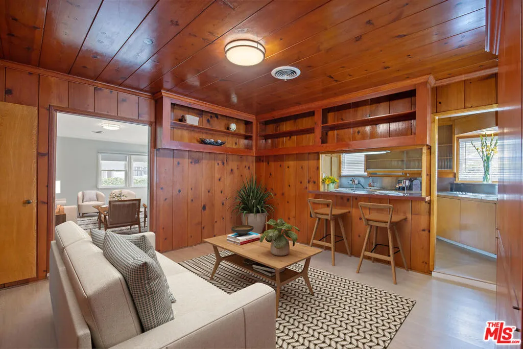 Los Angeles, California 90049, United States, 3 Bedrooms Bedrooms, ,2 BathroomsBathrooms,Residential,Active,239684