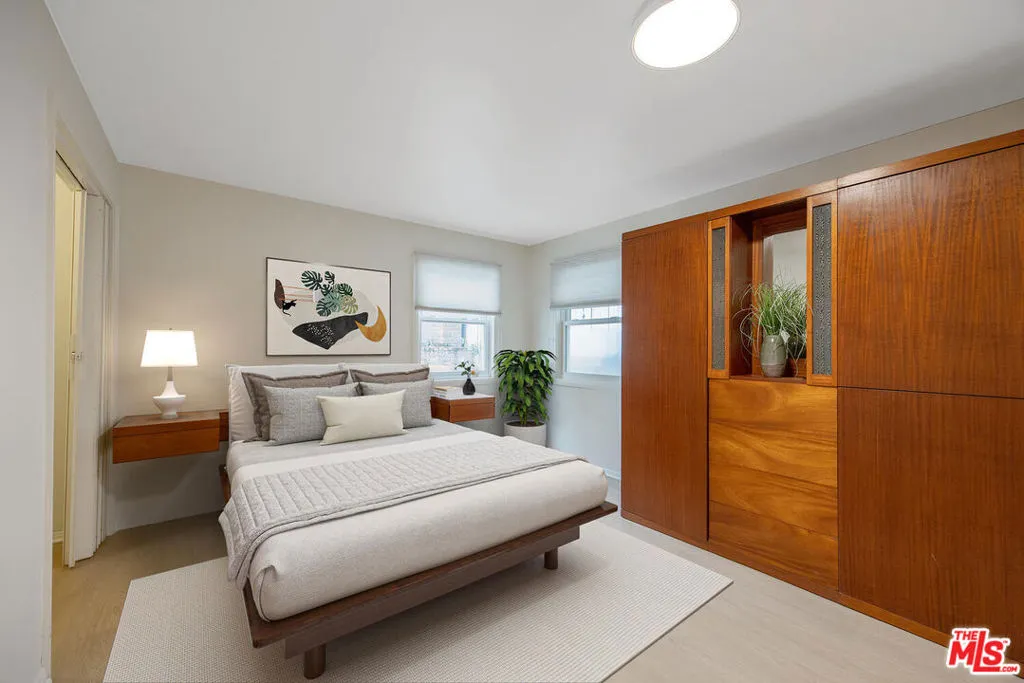 Los Angeles, California 90049, United States, 3 Bedrooms Bedrooms, ,2 BathroomsBathrooms,Residential,Active,239684