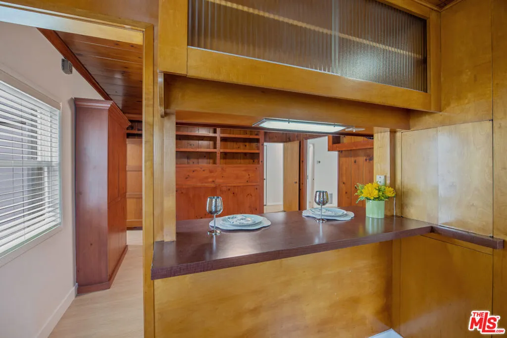 Los Angeles, California 90049, United States, 3 Bedrooms Bedrooms, ,2 BathroomsBathrooms,Residential,Active,239684