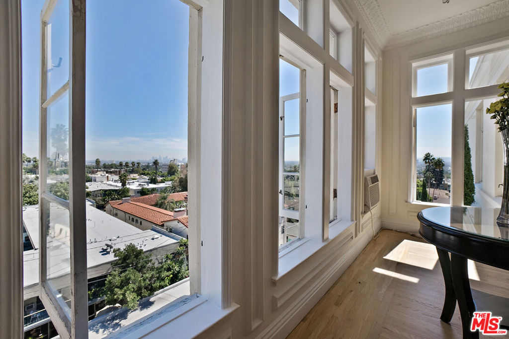 Properties 4 1360 N Crescent Heights Boulevard 6B