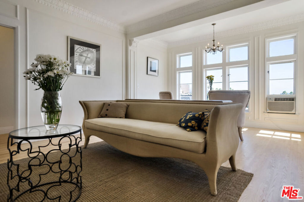 Properties 1 1360 N Crescent Heights Boulevard 6B