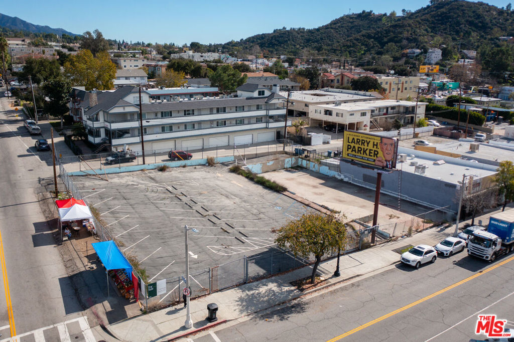 9938 Commerce Avenue