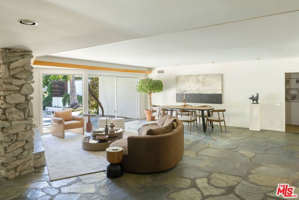 2817 Nichols Canyon Place