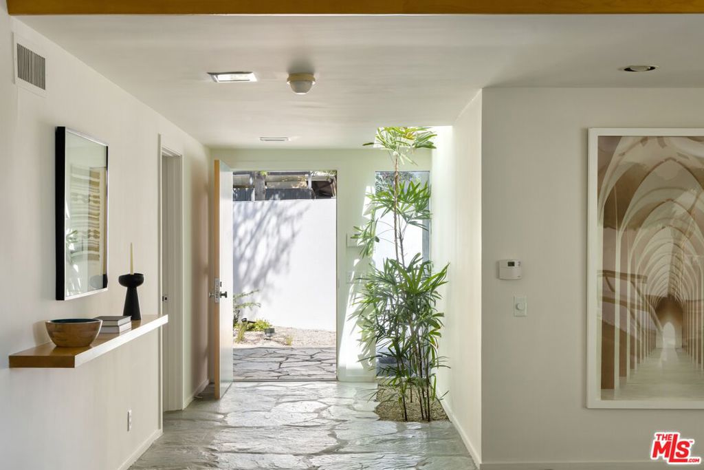 2817 Nichols Canyon Place