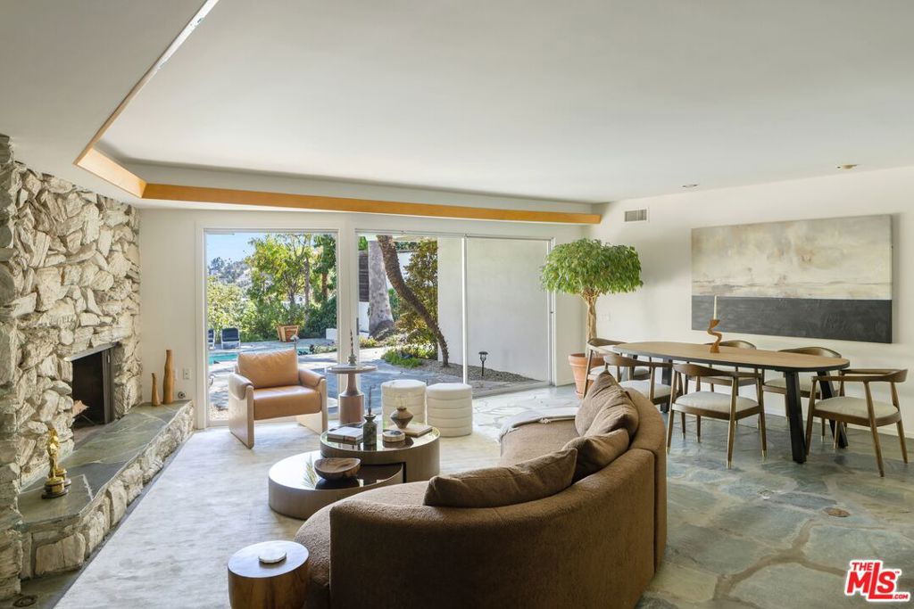 2817 Nichols Canyon Place