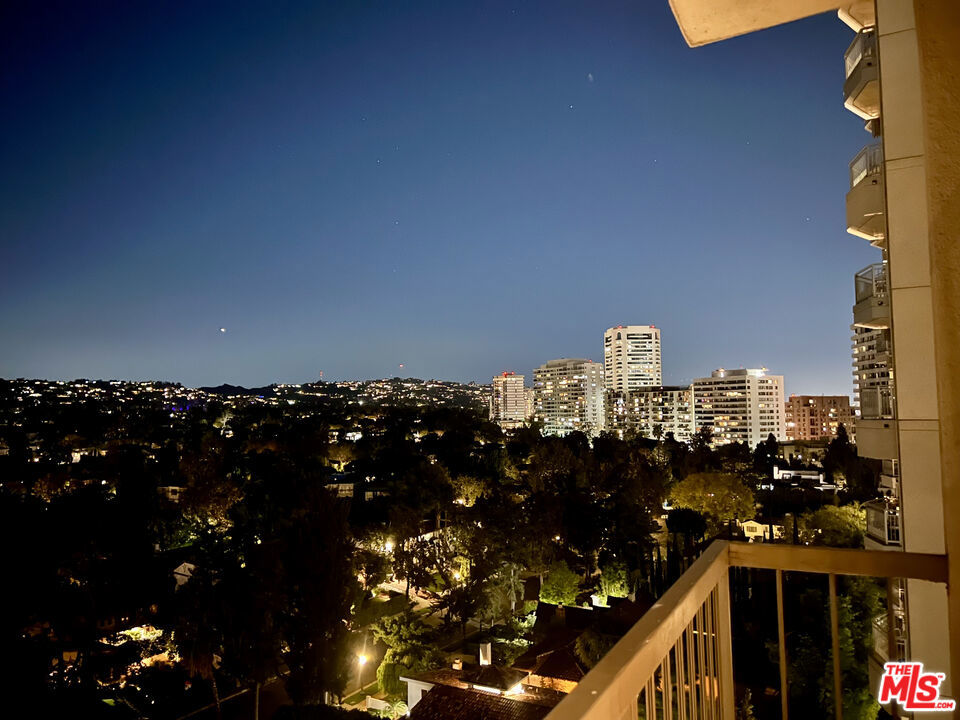 10747 Wilshire Boulevard 1208