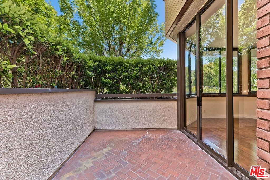 300 N Swall Drive 106